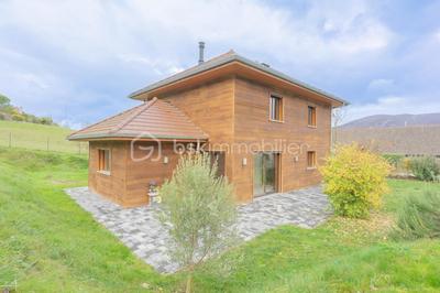 Maison - 141 m² - 6 pièces