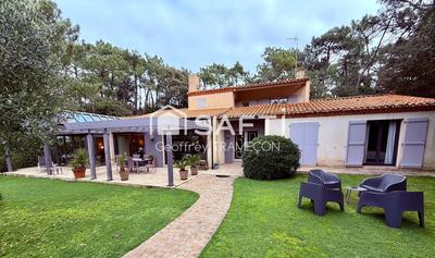 Villa - 220 m² - 7 pièces