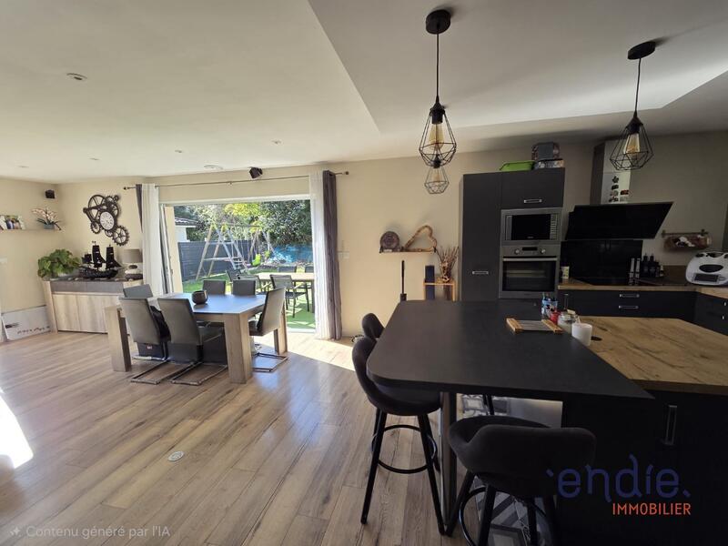 Maison - 104 m² - 4 pièces