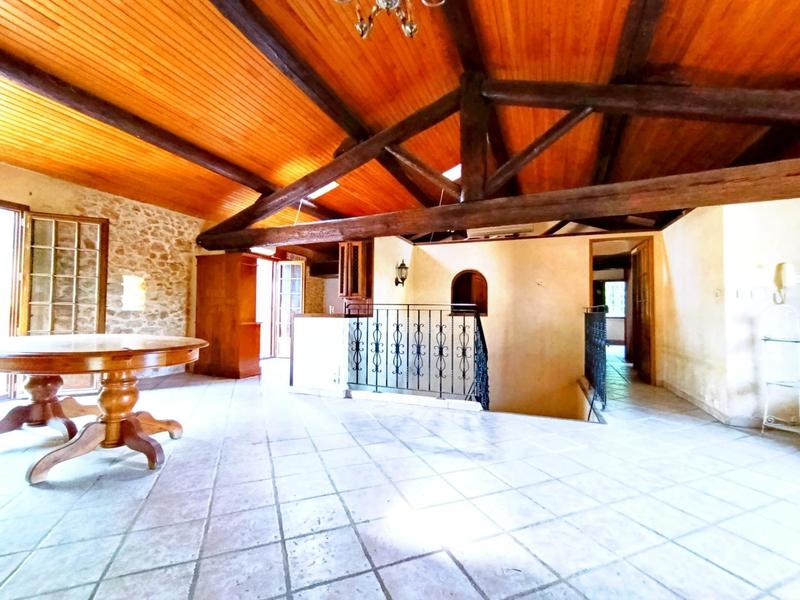 Maison - 240 m² - 10 pièces