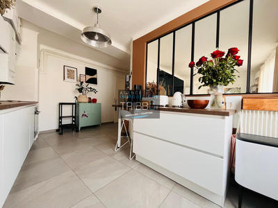 Appartement - 90 m² - 4 pièces