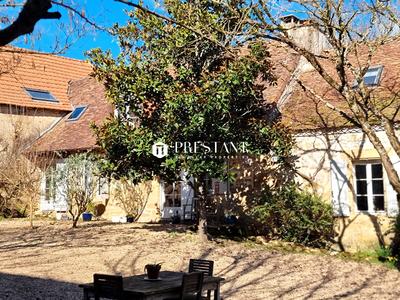 Demeure - 590 m² - 14 pièces