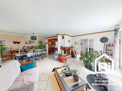 Maison - 97 m² - 5 pièces
