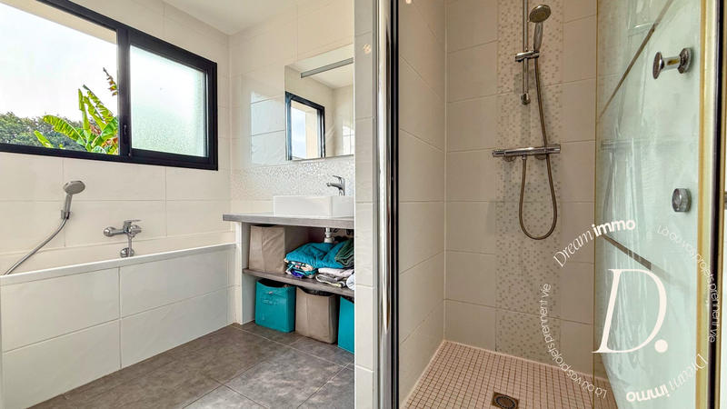 Maison contemporaine - 185 m² - 7 pièces