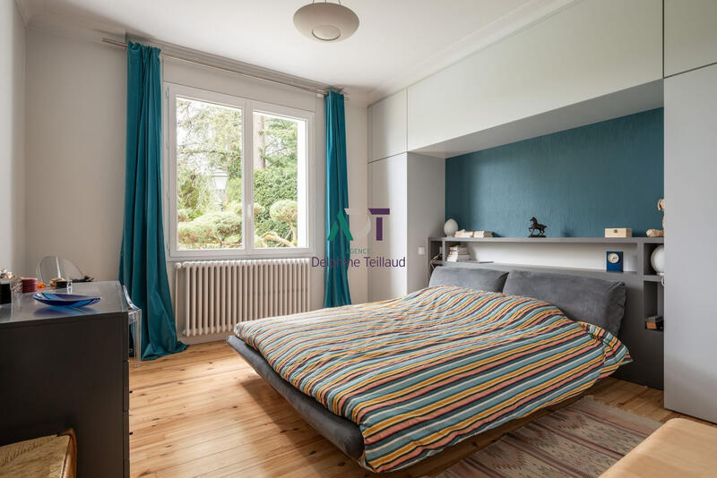 Maison - 253 m² - 8 pièces