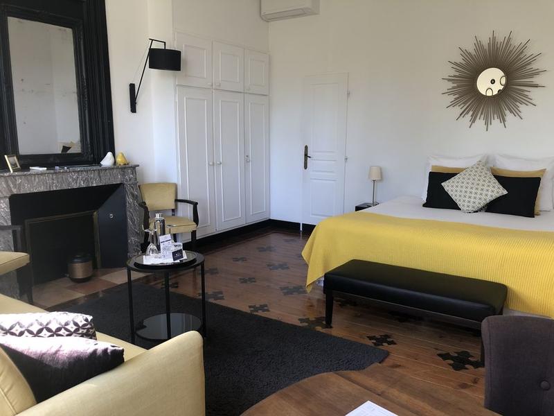 Demeure - 432 m² - 10 pièces