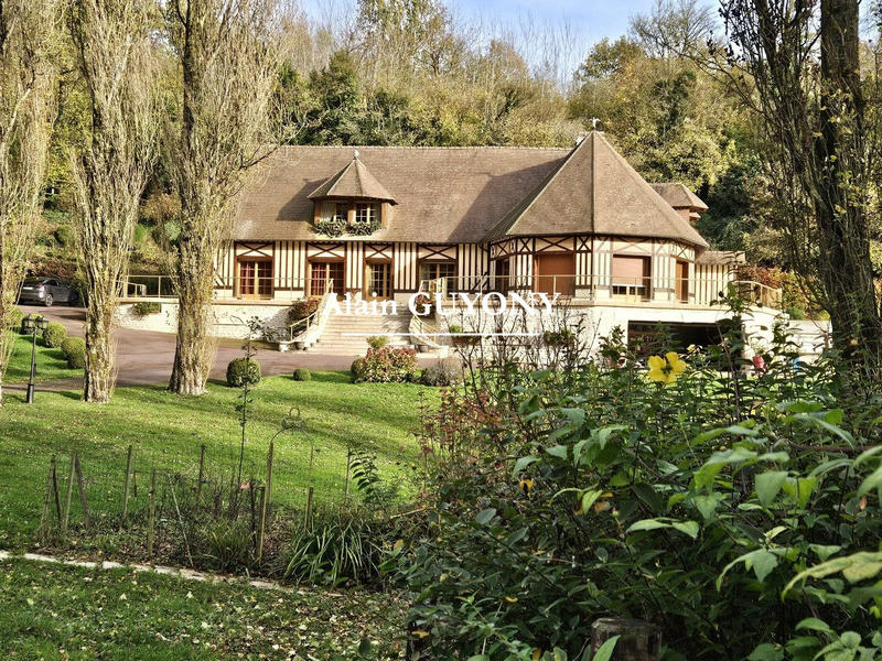 Maison - 380 m² - 8 pièces