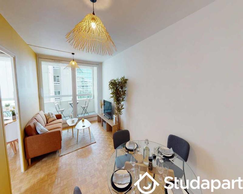 Chambre - 90 m² - 1 pièce