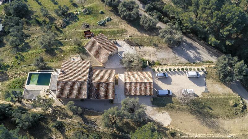 Propriété - 175 m² - 13 pièces