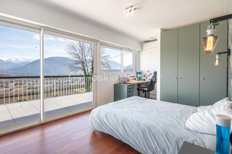 Maison - 200 m² - 6 pièces