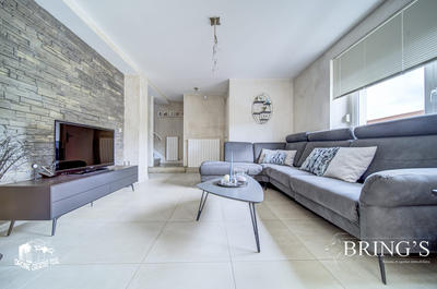 Maison - 221 m² - 7 pièces