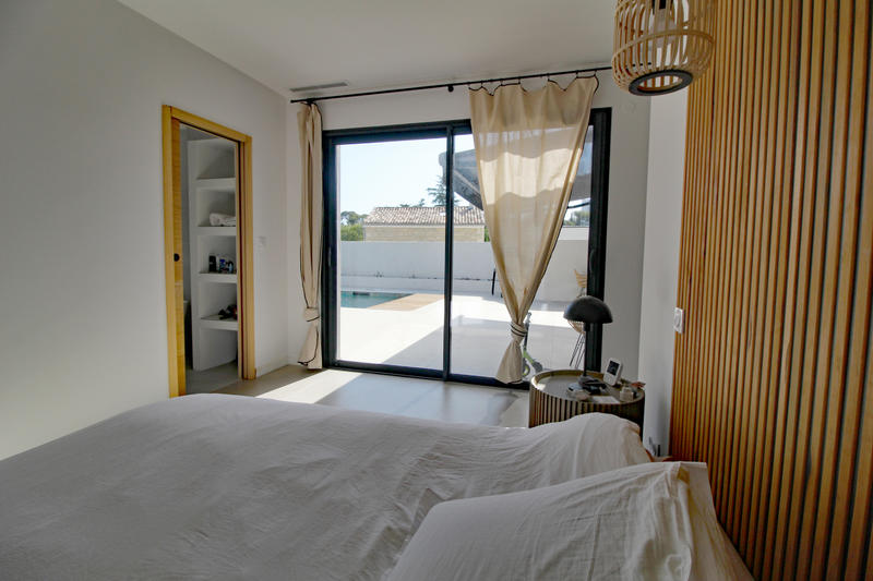 Maison - 230 m² - 7 pièces