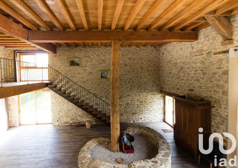 Maison - 249 m² - 7 pièces