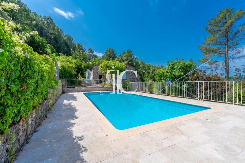 Maison - 178 m² - 7 pièces