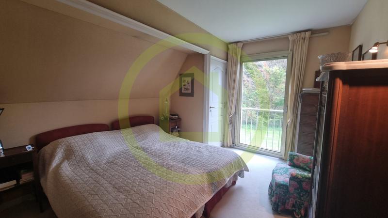 Maison - 263 m² - 7 pièces