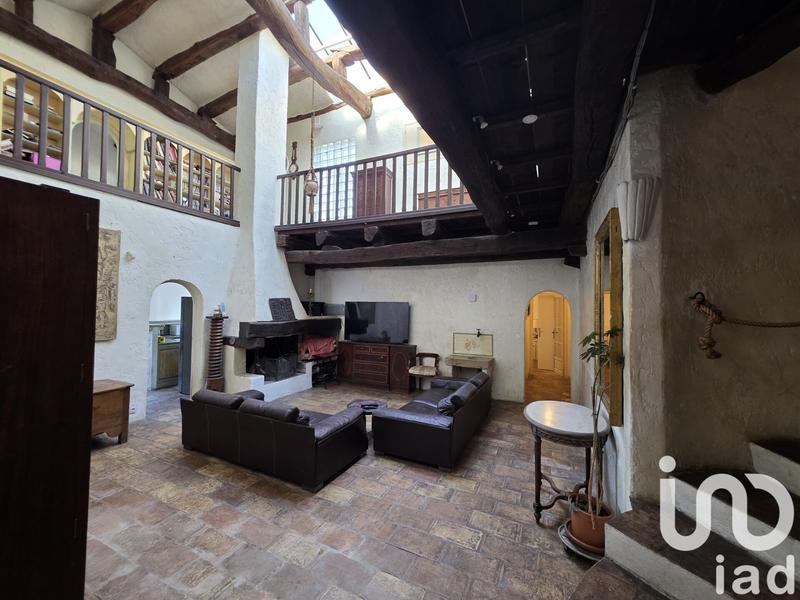 Maison - 232 m² - 7 pièces