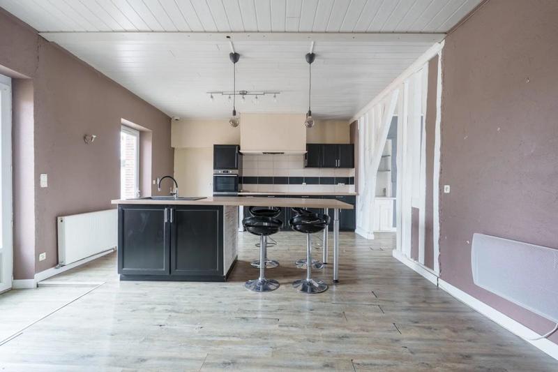 Maison - 210 m² - 7 pièces