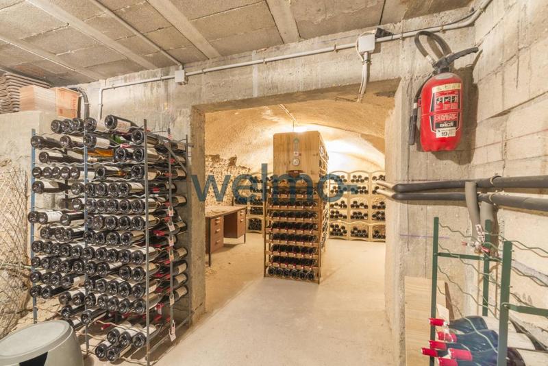 Maison - 370 m² - 11 pièces