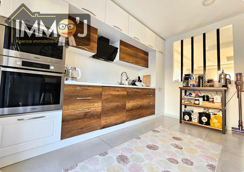 Maison - 180 m² - 5 pièces