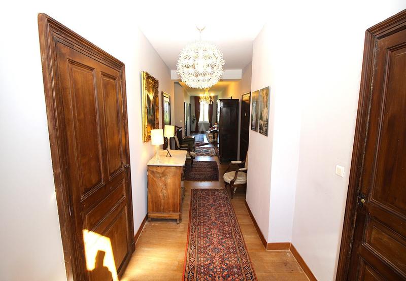 Maison - 405 m² - 10 pièces