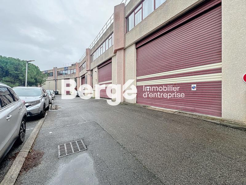 Entrepôt - 1 232 m²