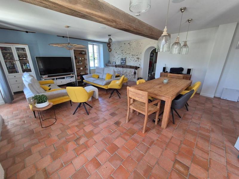 Maison - 231 m² - 8 pièces