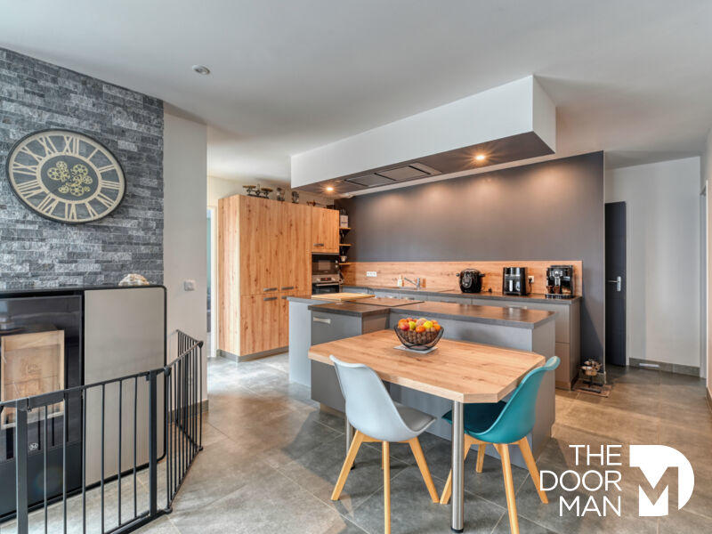 Maison - 121 m² - 5 pièces