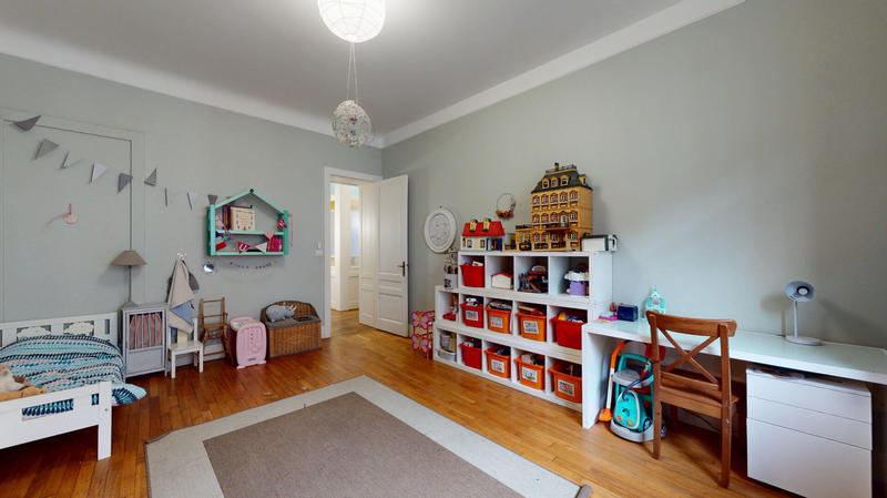 Appartement - 218 m² - 9 pièces