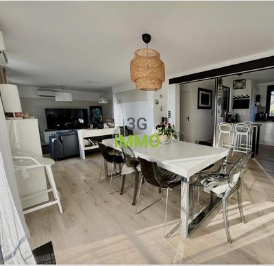 Villa - 100 m² - 5 pièces