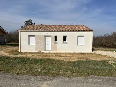 Maison traditionnelle - 71 m² - 4 pièces