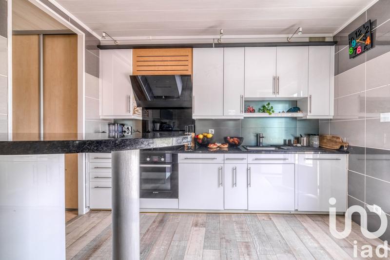 Maison - 218 m² - 8 pièces