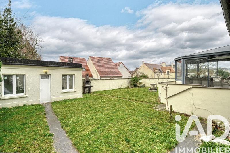 Maison - 182 m² - 9 pièces