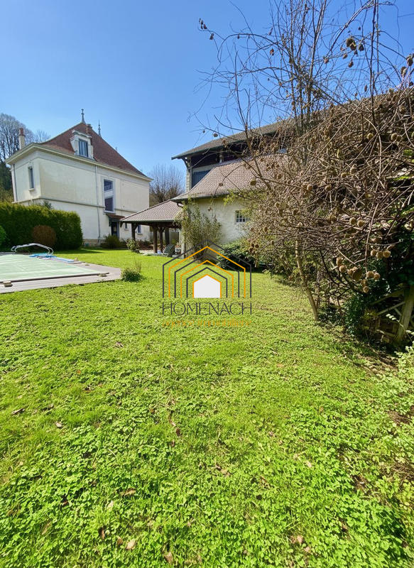 Villa - 203 m² - 8 pièces