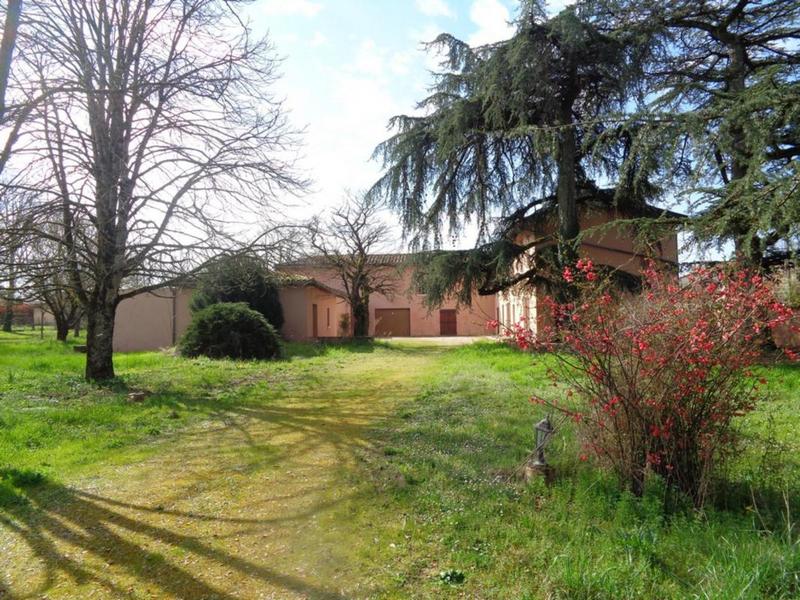 Propriété - 400 m² - 9 pièces