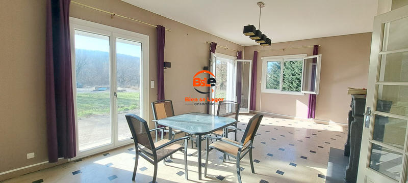 Maison - 235 m² - 8 pièces