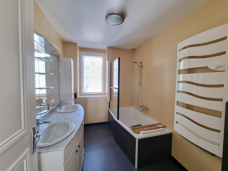 Maison - 175 m² - 6 pièces