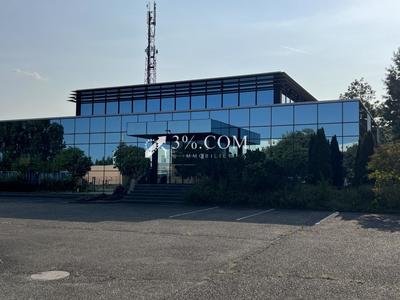 Bureau - 4 235 m²
