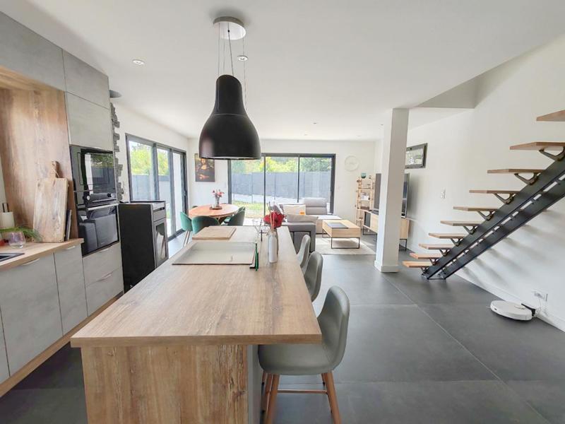 Maison - 106 m² - 5 pièces