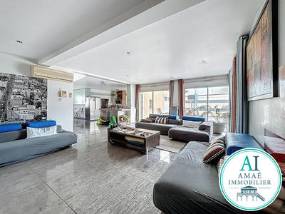 Maison - 339 m² - 30 pièces