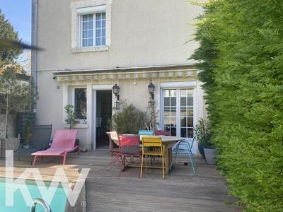 Maison - 200 m² - 5 pièces