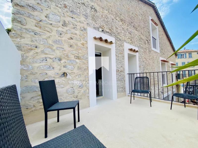 Maison - 230 m² - 6 pièces