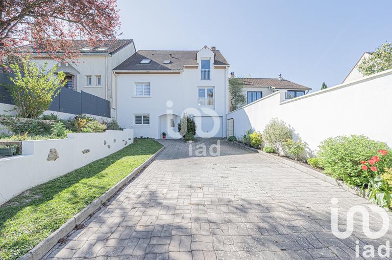 Maison - 165 m² - 6 pièces