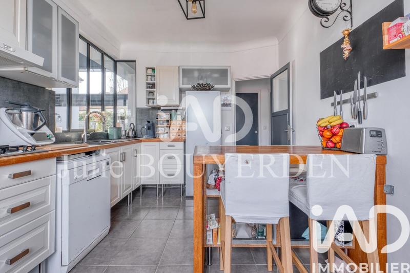 Maison - 200 m² - 8 pièces