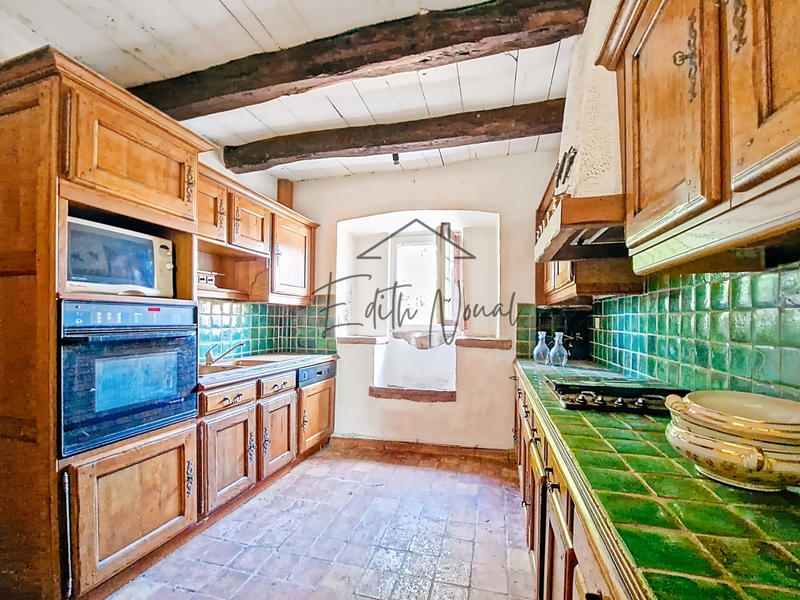 Propriété - 852 m² - 10 pièces