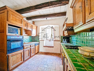 Propriété - 852 m² - 10 pièces