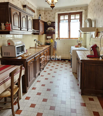 Maison - 140 m² - 5 pièces