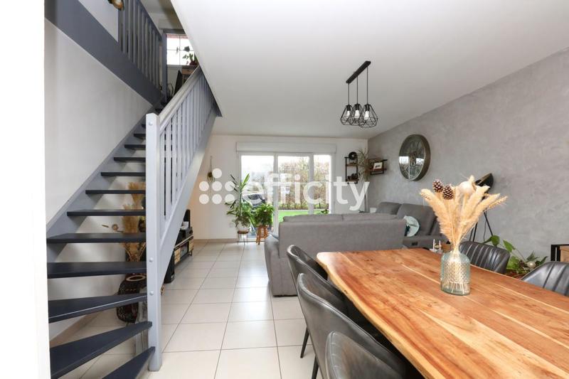 Maison - 95 m² - 5 pièces