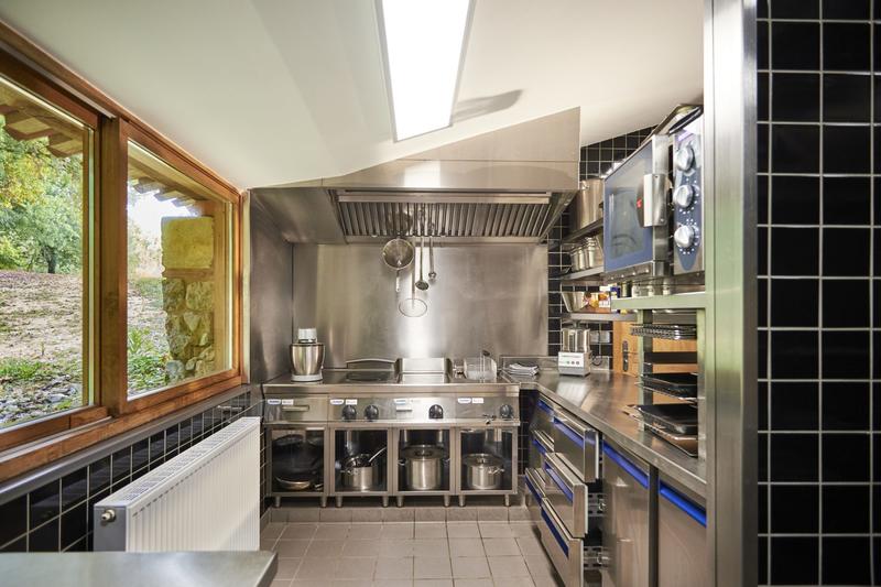 Maison ancienne - 682 m² - 17 pièces