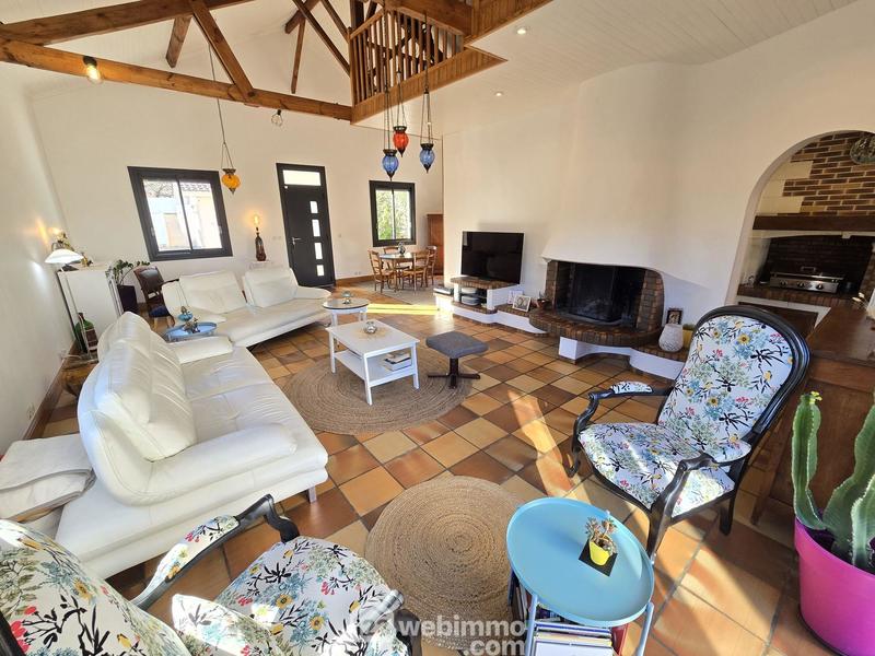 Maison - 221 m² - 5 pièces