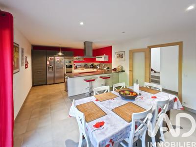 Maison - 315 m² - 9 pièces